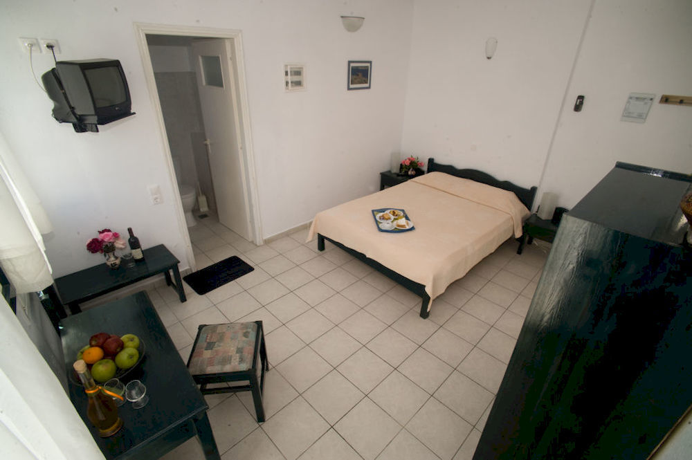Aiolos Hotel Ménites