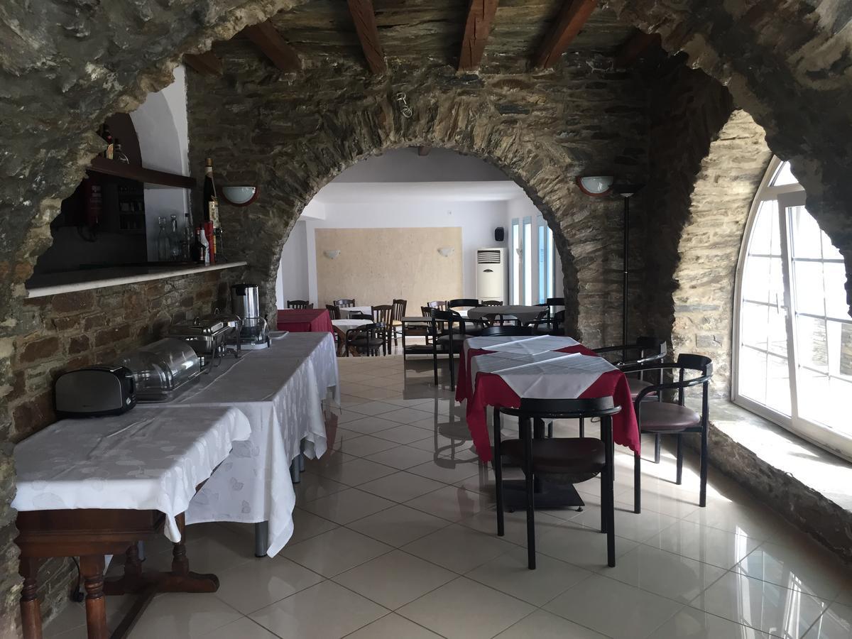 Aiolos Hotel Ménites