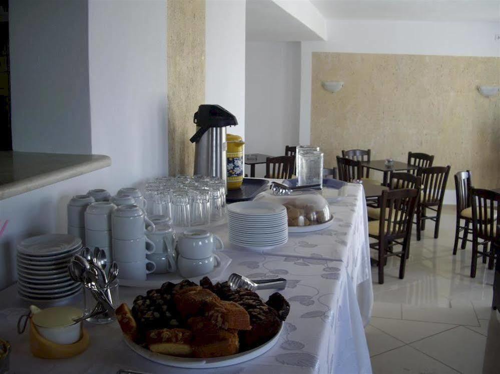 Aiolos Hotel Ménites